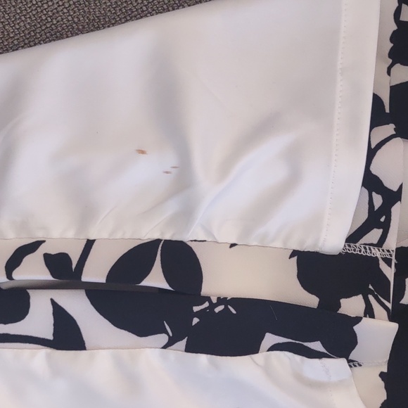 Bardot Black & White Floral Print Off the Shoulder Dress - Size 8 (M) - Picture 12 of 13